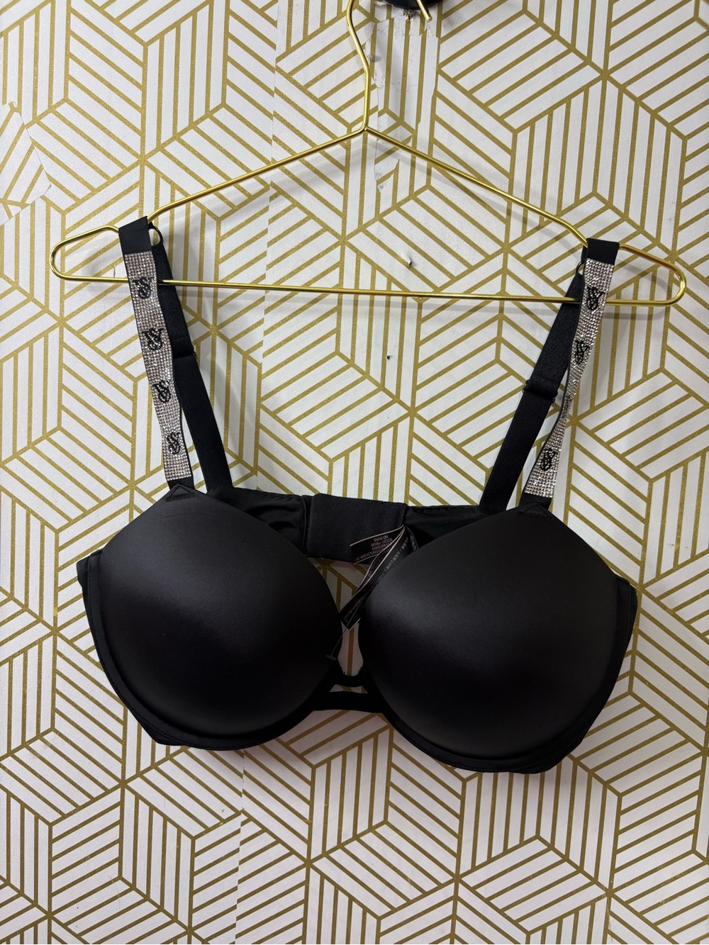 Victoria Secret Black Push-Up Bra Logo Straps  size 38 DD